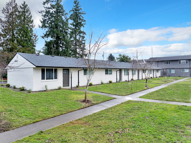 Building Photo - Hillsboro Court