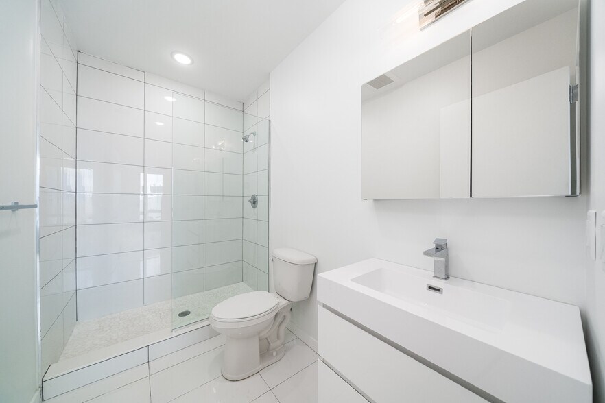 Building Photo - 417 Jackson St