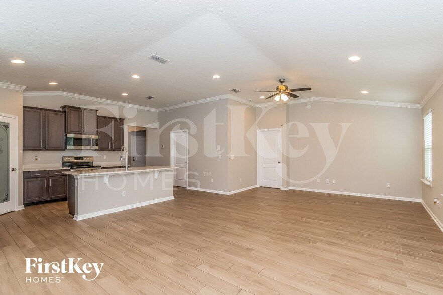 Building Photo - 10112 Bengal Fox Dr