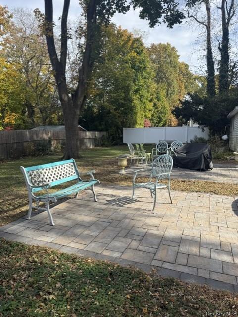 Building Photo - 2 William St