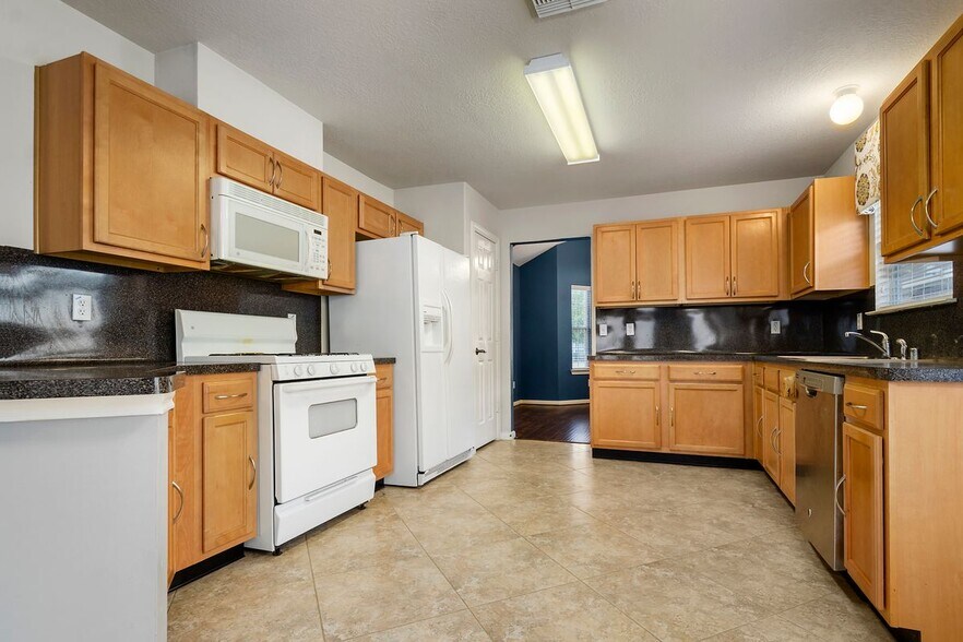 Building Photo - 15423 Brock Creek Way
