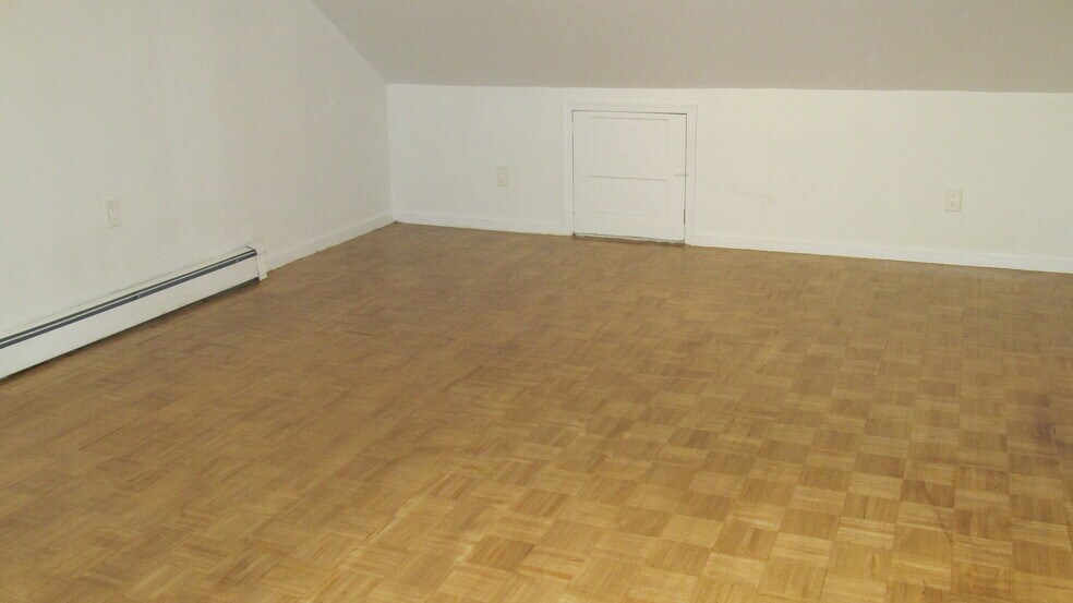 Bedroom No. 4(Master)-pic 2 - 307 N 7th St