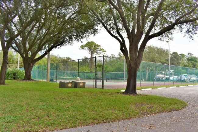 Building Photo - 2502 SE Anchorage Cove