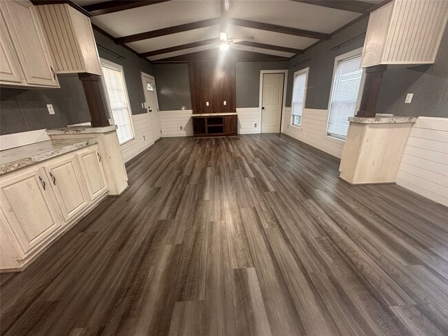 Building Photo - 14525 Oak Hill Ln