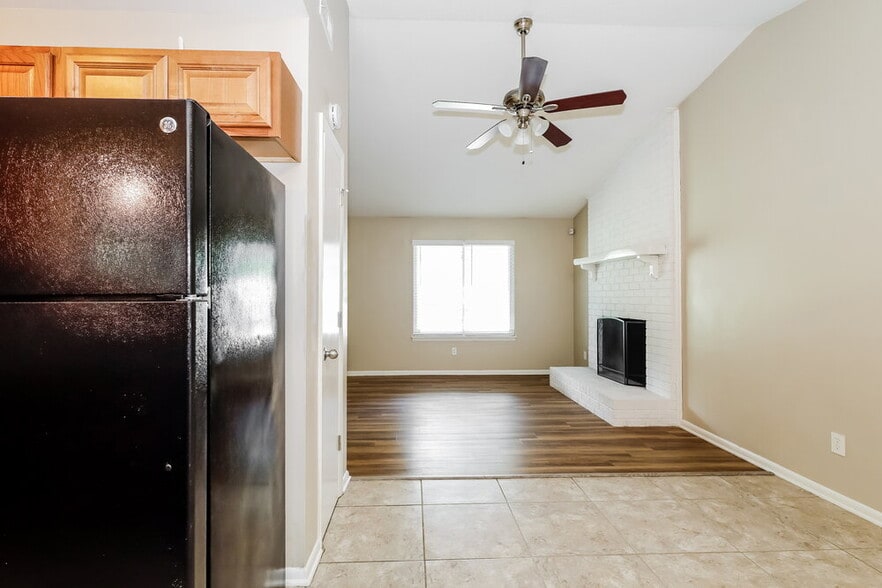 Building Photo - 7236 Newell Acres Dr