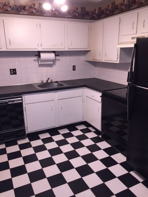 Primary Photo - 2110 Phillips Rd