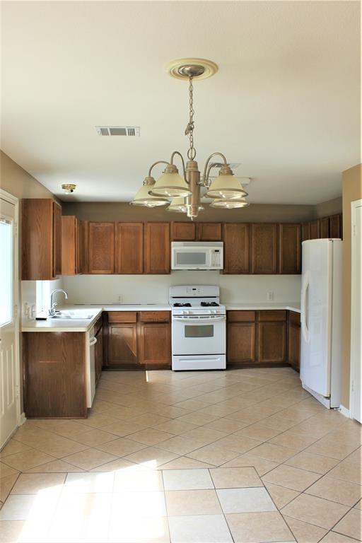 Building Photo - 2011 Lantana Dr