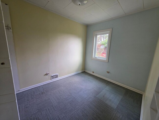 Building Photo - 1551 Sunrise Dr