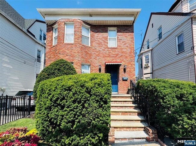 Building Photo - 7307 Park Ave