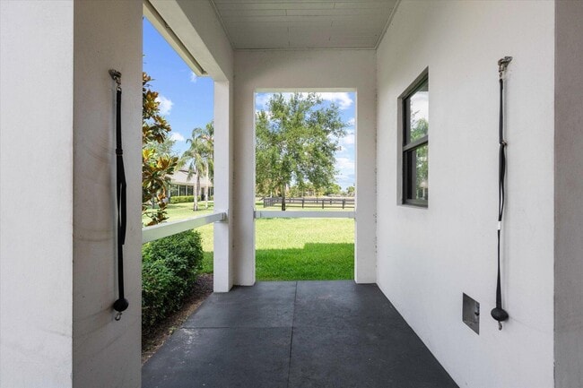 Building Photo - 15450 Estancia Ln