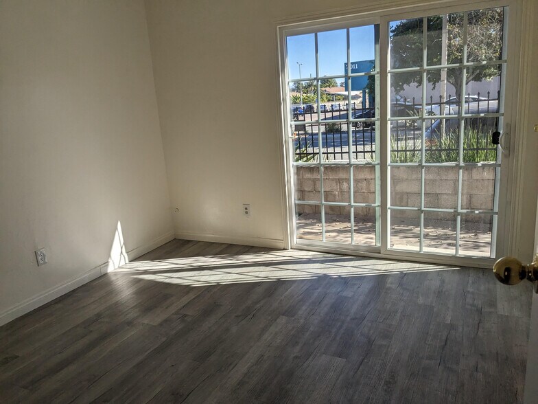 Building Photo - 7002 Linda Vista Rd