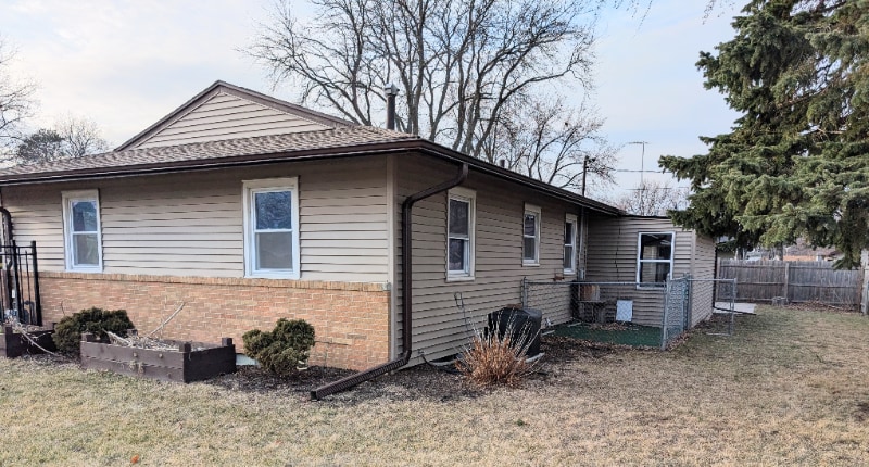 Building Photo - 1993 Meadow Dr