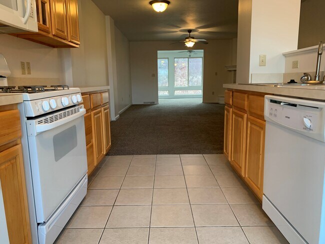 Building Photo - Woodland Hills Townhomes