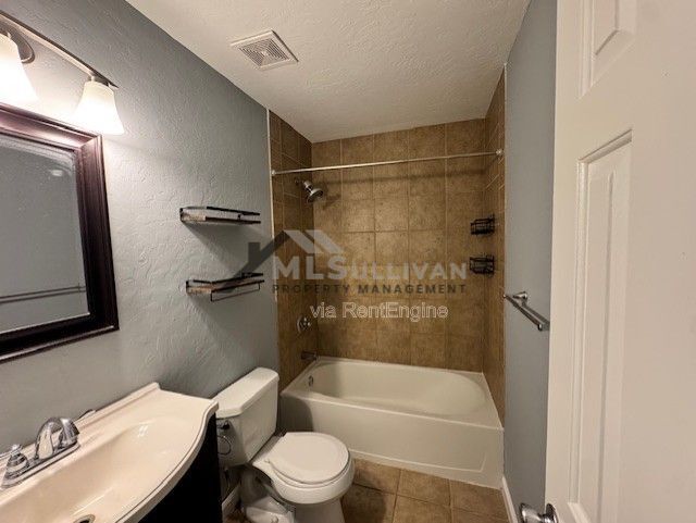 Building Photo - 120 Timber Ridge Dr