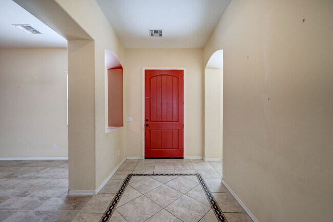 Building Photo - AVAILABLE NOW IN SHAMROCK ESTATES GILBERT!!!