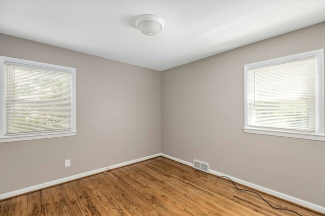 Building Photo - 4410 Rosewold Ave