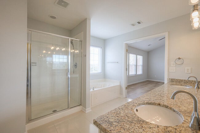 Building Photo - 9737 Jupiter Forest Dr