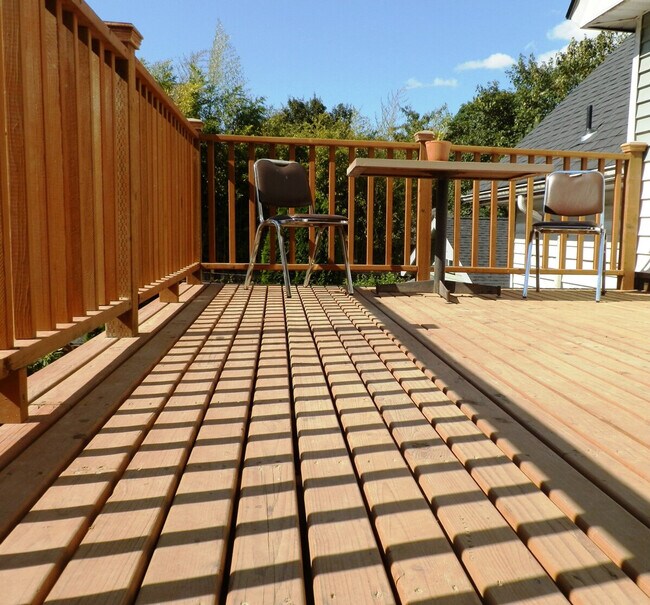 Building Photo - 900 21st Ave