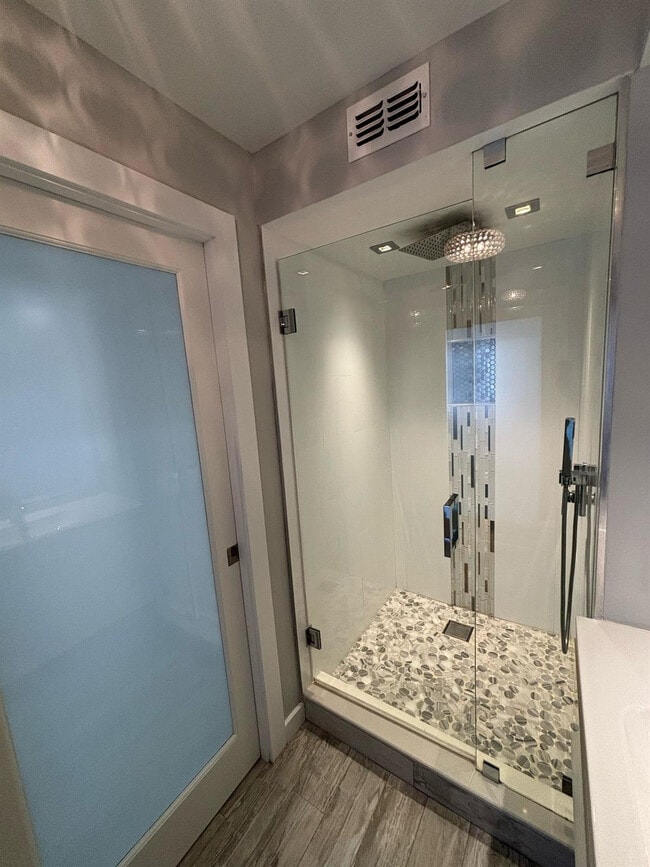 Building Photo - 1629 Riverview Rd