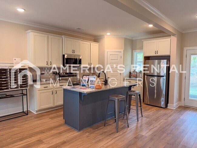 Building Photo - Luxury Meets Convenience: New 4 Bed, 3.5 Bath, 3 Car Garage Home in Birmingham’s Fast-Growing Cor...