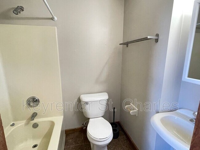 Building Photo - 424 Tompkins St