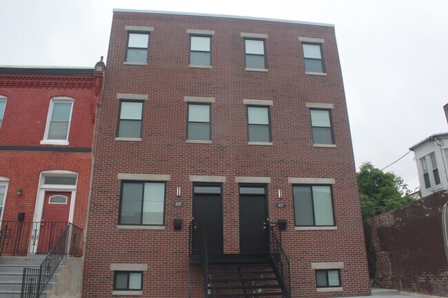 Building Photo - 409 Budd St