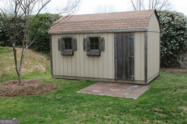 Building Photo - 6 Woodland Dr