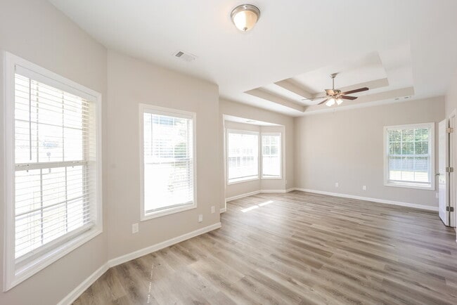 Building Photo - 83 Robinson Ln