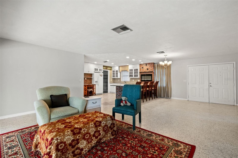 Building Photo - 6422 Fairlawn St