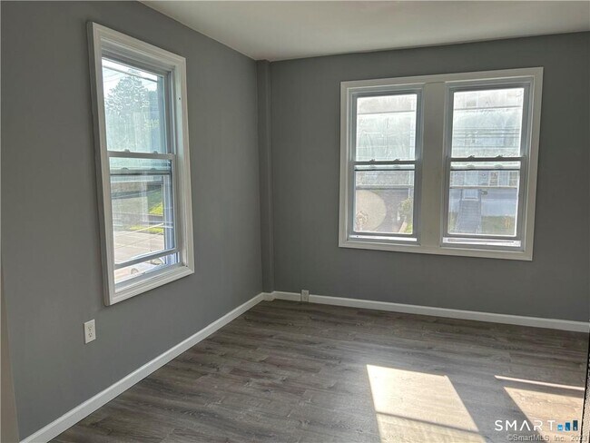 Building Photo - 1397 Corbin Ave
