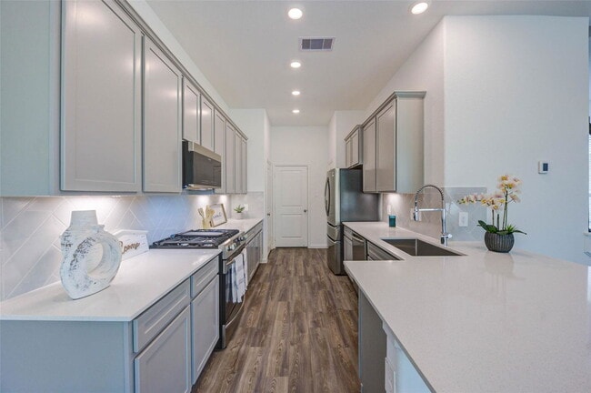 Building Photo - 609 Royal Arch Dr