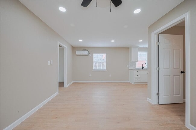Building Photo - 2516 Craigmont St