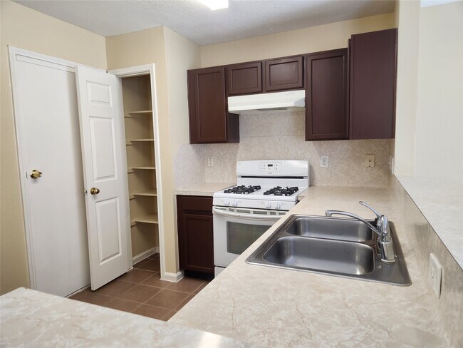 Building Photo - 7631 Goudin Dr