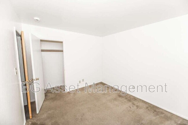 Building Photo - 460 San Marco St