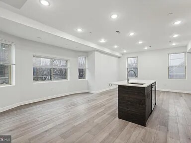 Building Photo - 2301 N 6th St