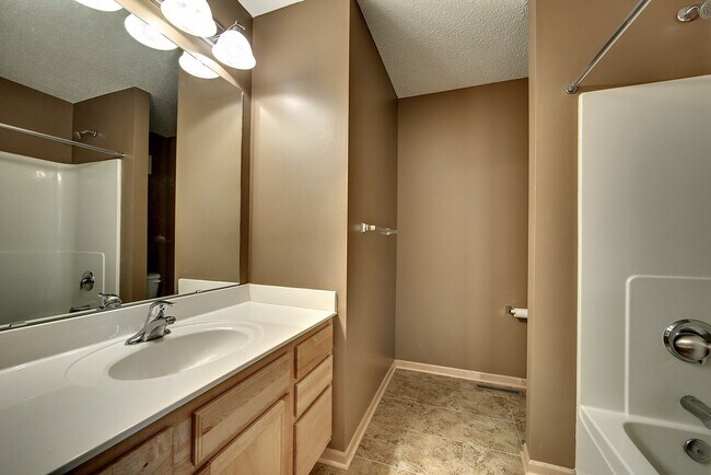 Building Photo - 1567 Legacy Pkwy E