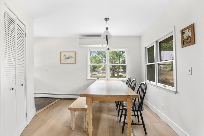 Building Photo - 45 N Howells Point Rd