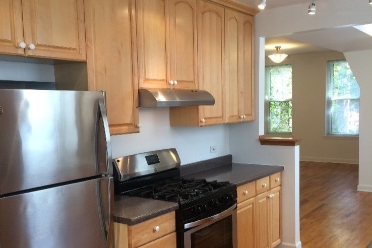 Kitchen - 1428 N Greenview Ave