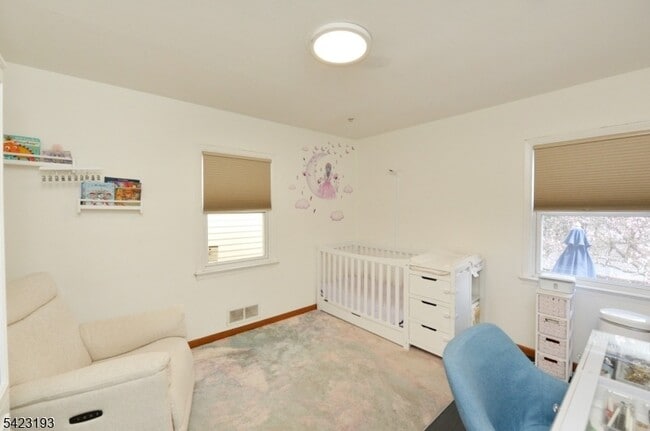 Building Photo - 483 Mt Prospect Ave