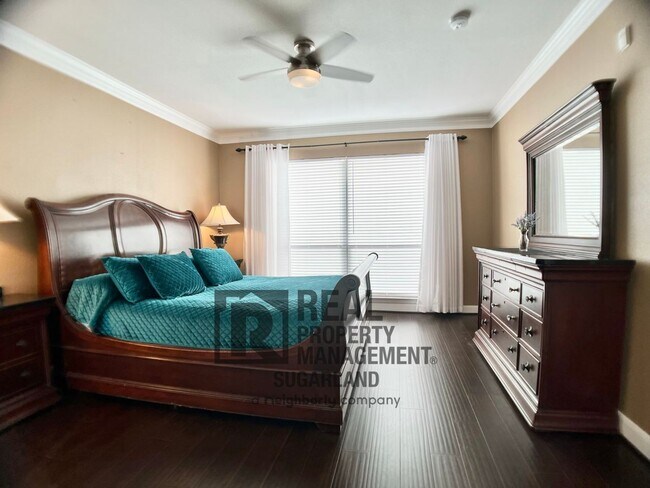 Building Photo - Gorgeous Condo in the heart of Sugar Land, TX