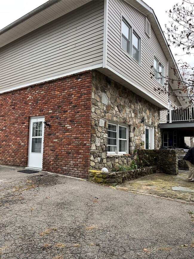 Building Photo - 21 Armando Rd