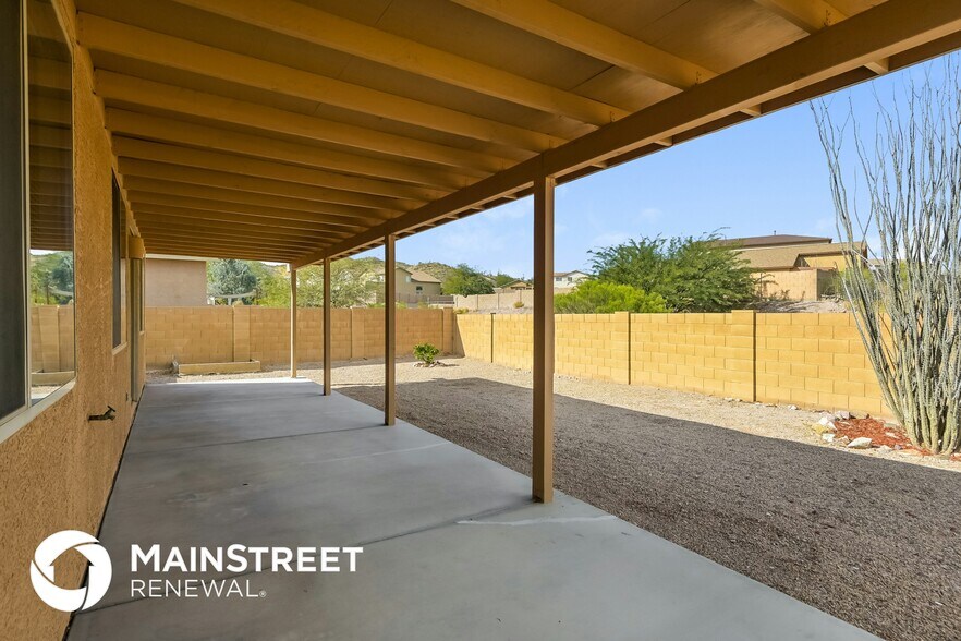 Building Photo - 3520 W Avenida Sombra