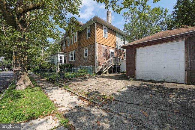 Building Photo - 100 E Stiles Ave