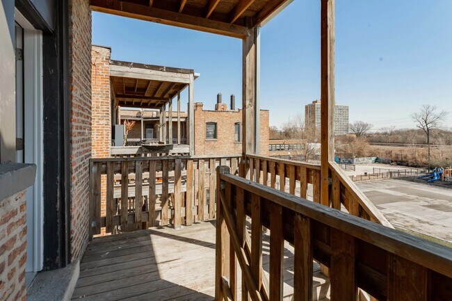 Building Photo - 6143 S Dorchester Ave