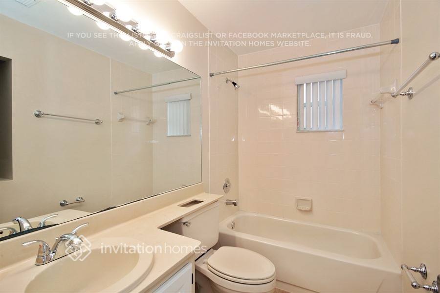 Building Photo - 13857 SW 103rd Ln
