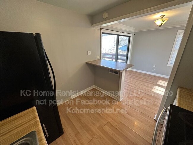 Building Photo - 4418 Sunrise Dr