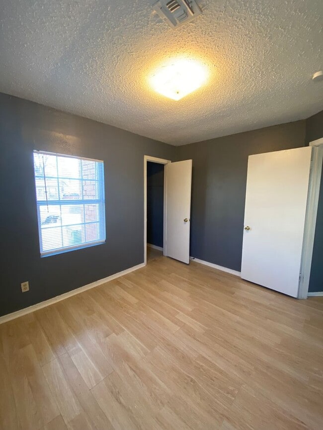 Building Photo - 2 Bed 1 Bath-Packinghouse View Add. SW OKC