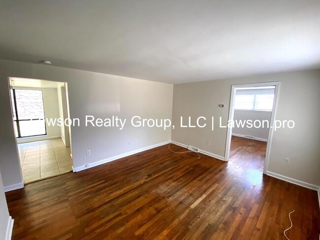 Building Photo - Cozy Three Bedroom Home in Salem with Shed