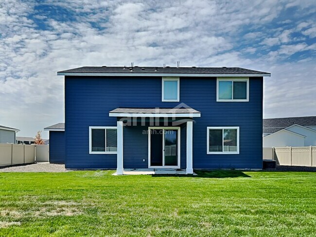 Building Photo - 1022 N Rivermist Pl