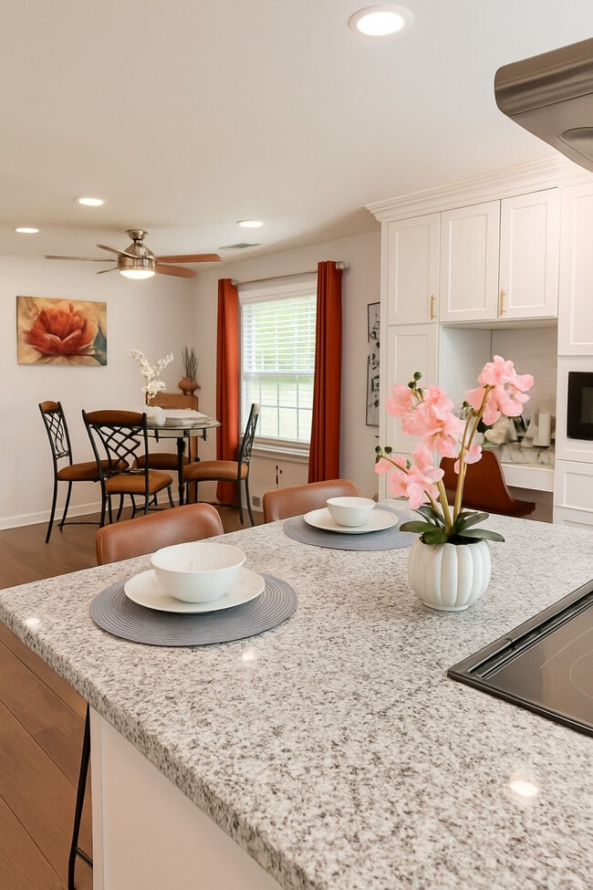 Building Photo - 445 Short Hills Dr